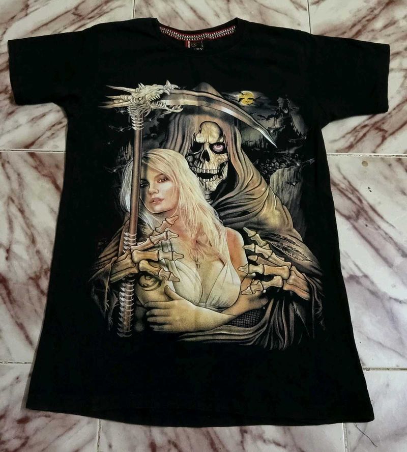 Black Tshirt for women