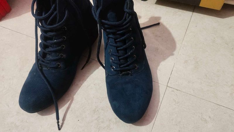Boots Navy Blue