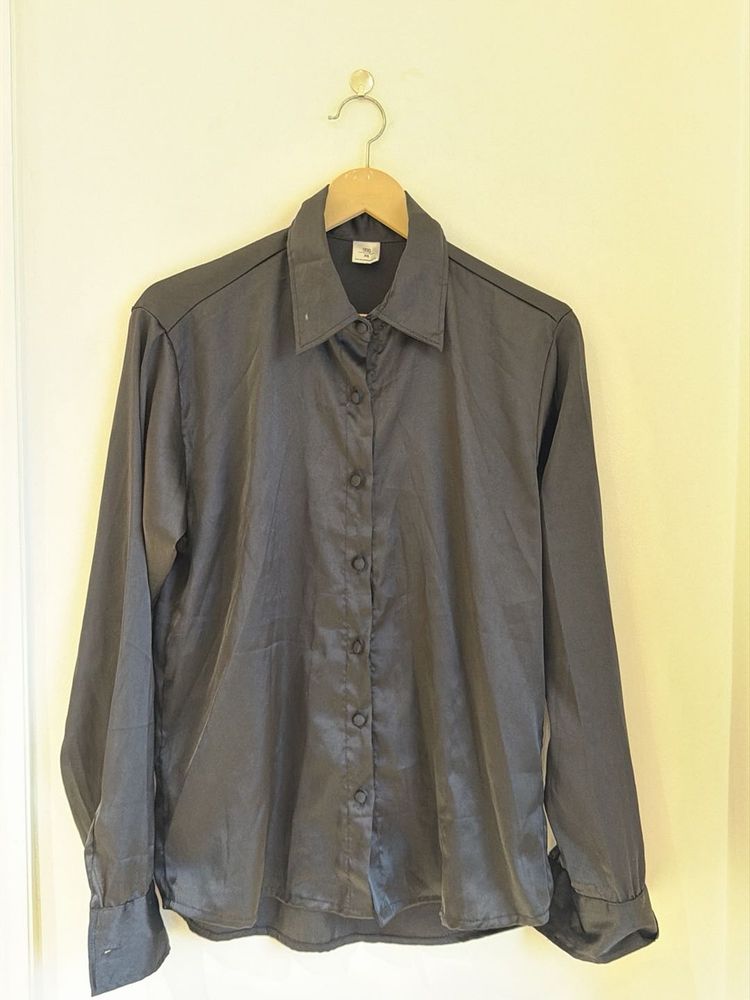 black Button-Down Long Sleeve Shirt