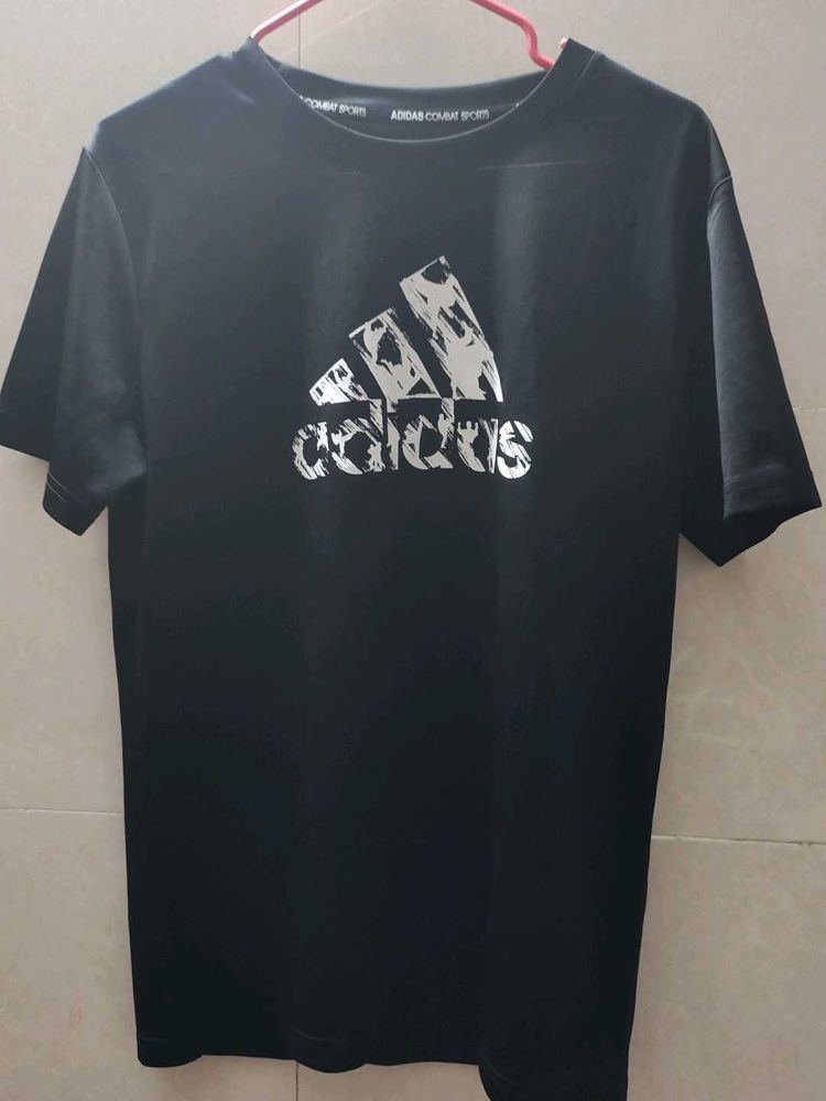 Adidas comat sport T with a wide logo