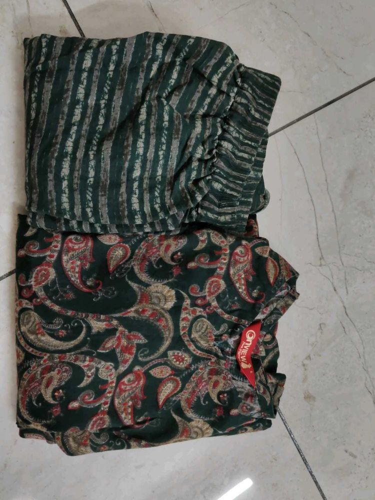 Elegant Kurta Set with Paisly Print