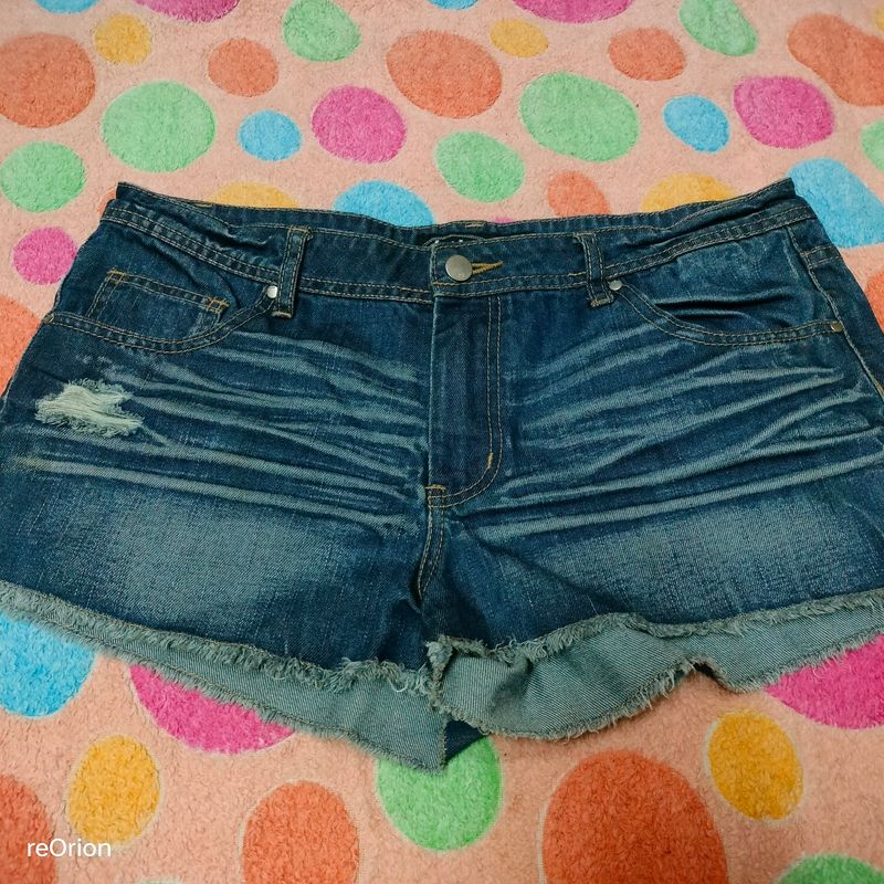 15)  Blue Trendy Shorts