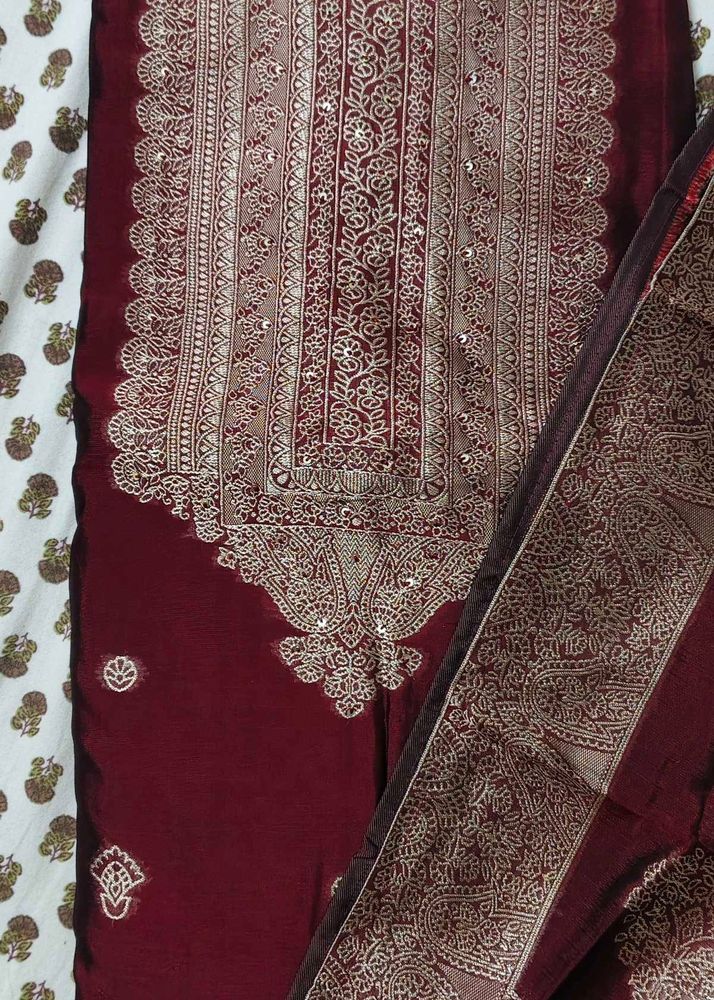 Exquisite Embroidered Kurta Set