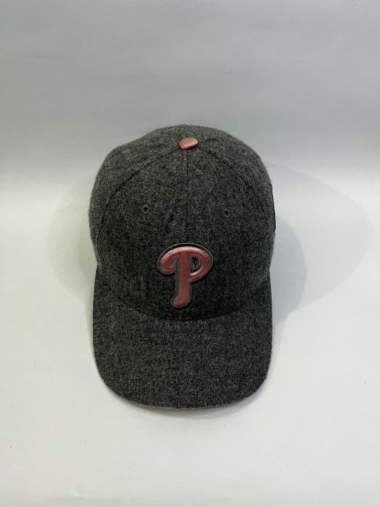 Stylish Baseball Cap with 'P' Logo