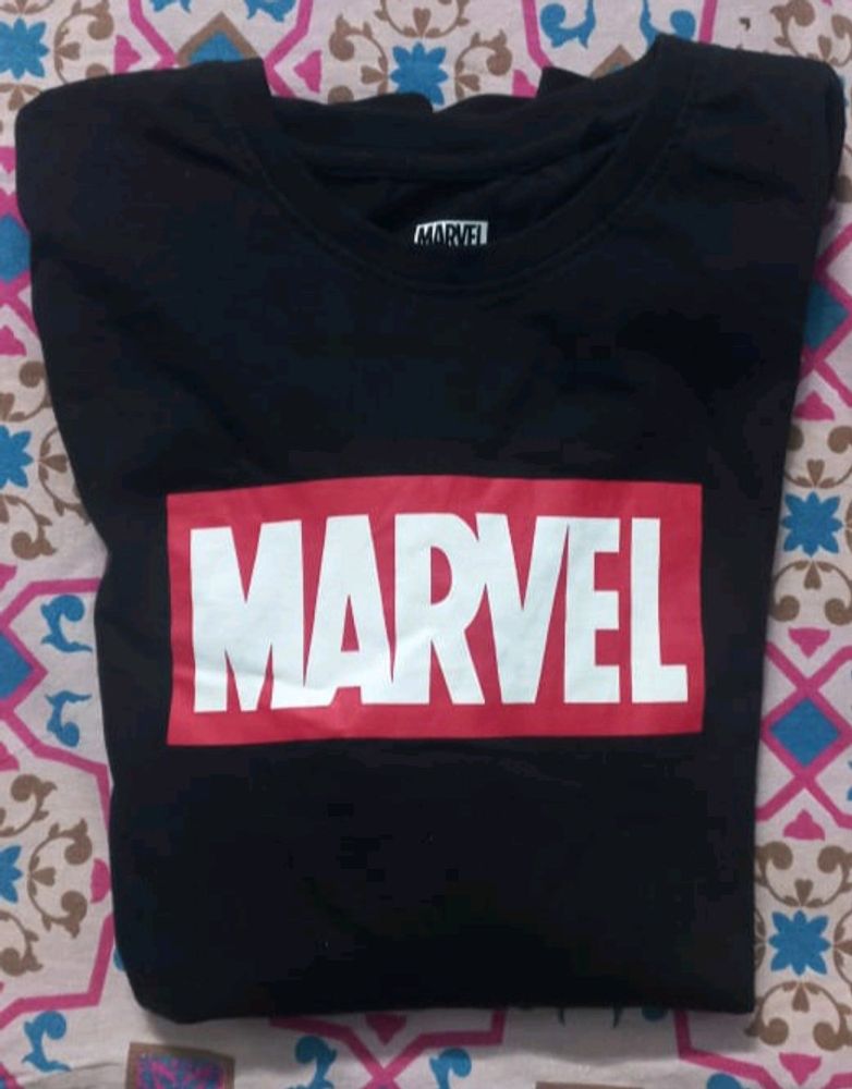 Black Marvel T Shirt For Men L Size Good Condition