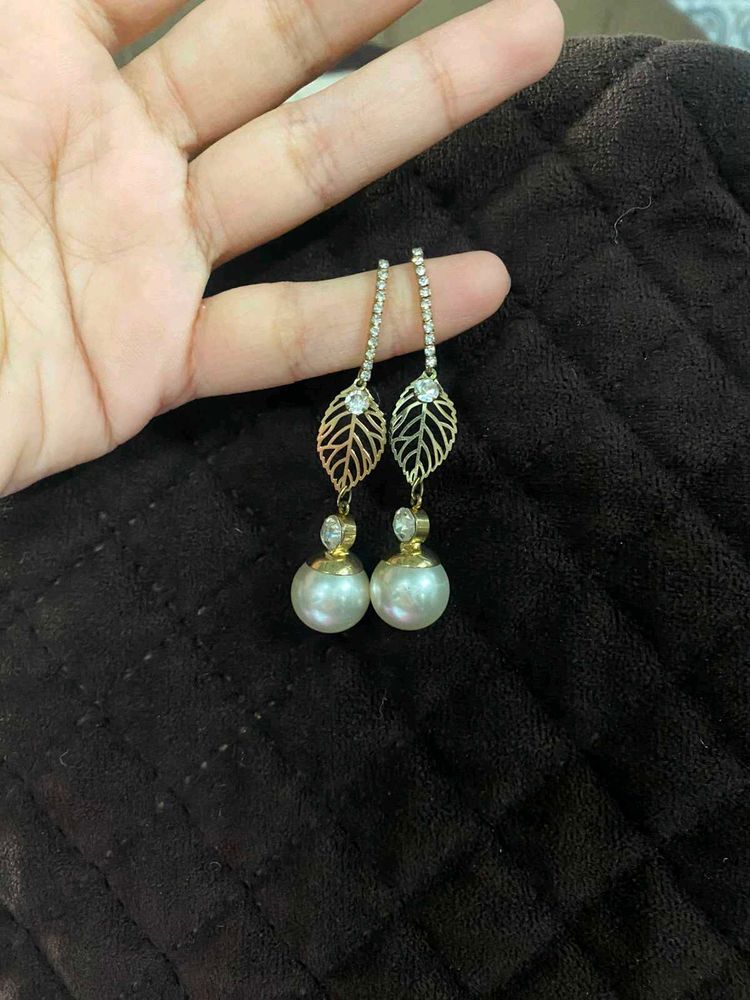 Elegant Pearl &amp; Leaf Dangle Earrings