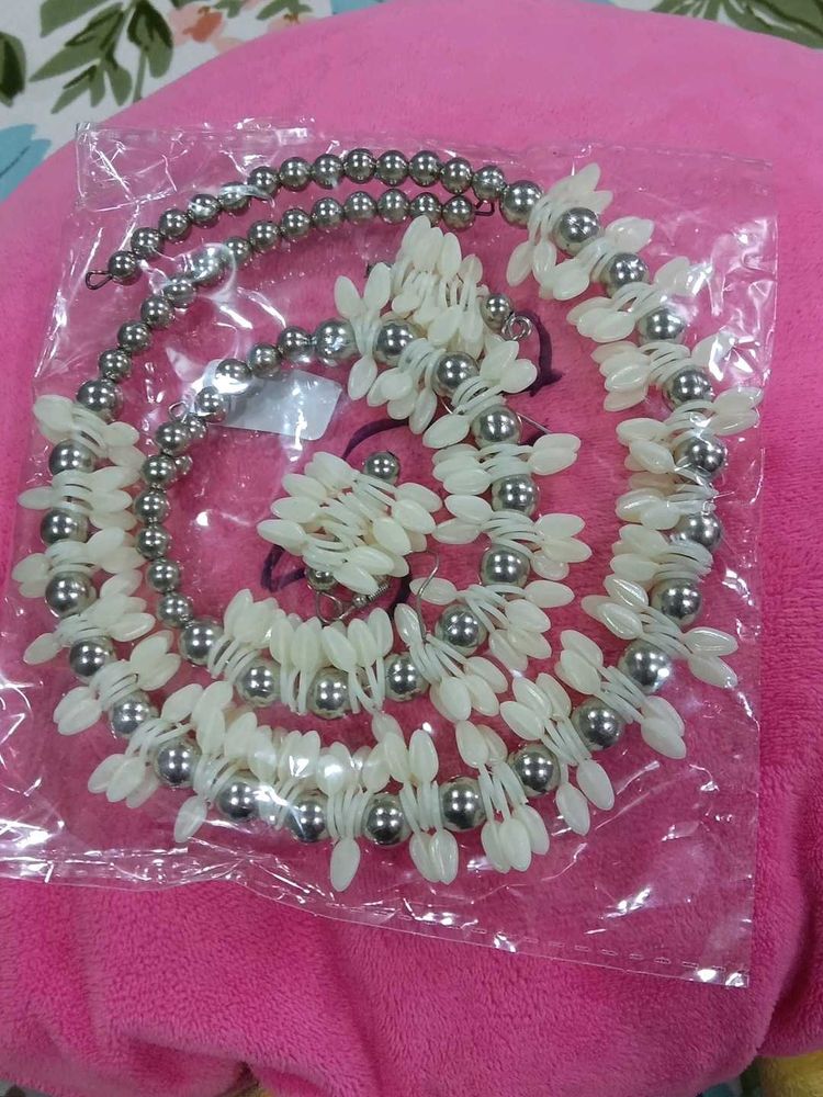 Elegant White and Silver Beaded Necklace Set