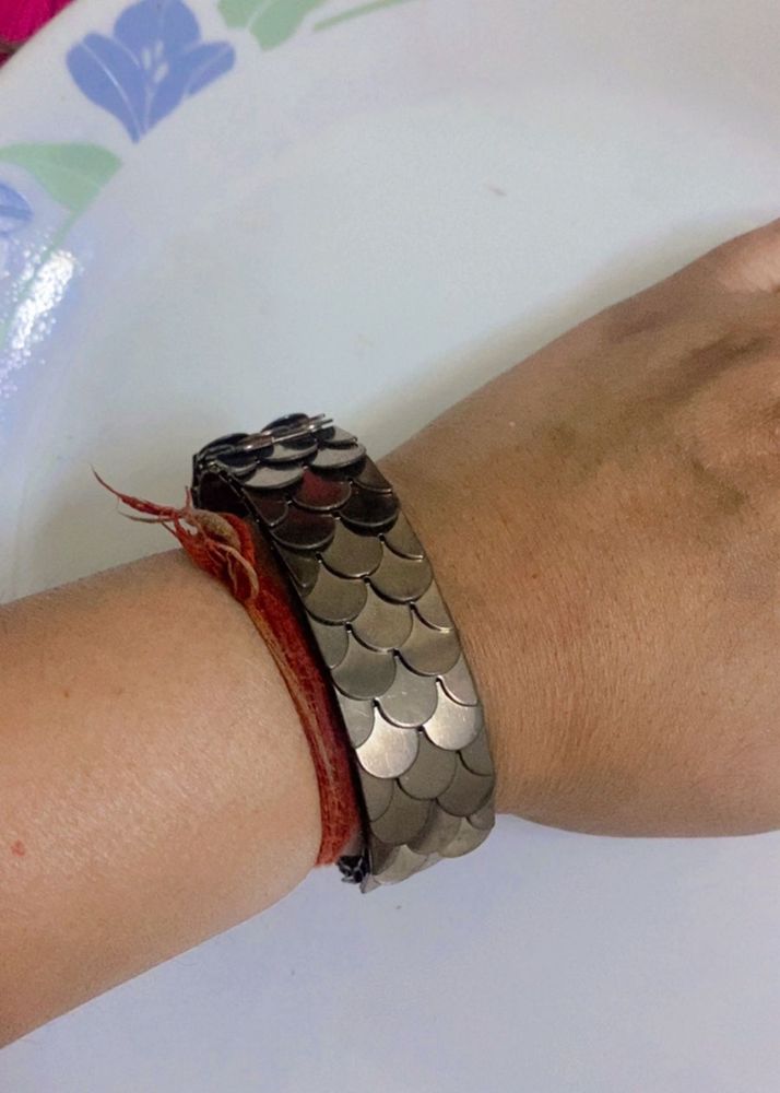 Unique Scale Design Bracelet