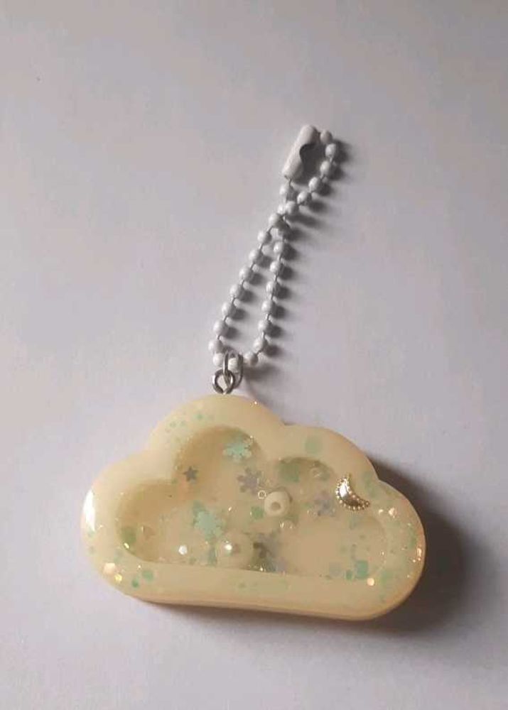 Handmade cute cloud shaped resin shaker keychain