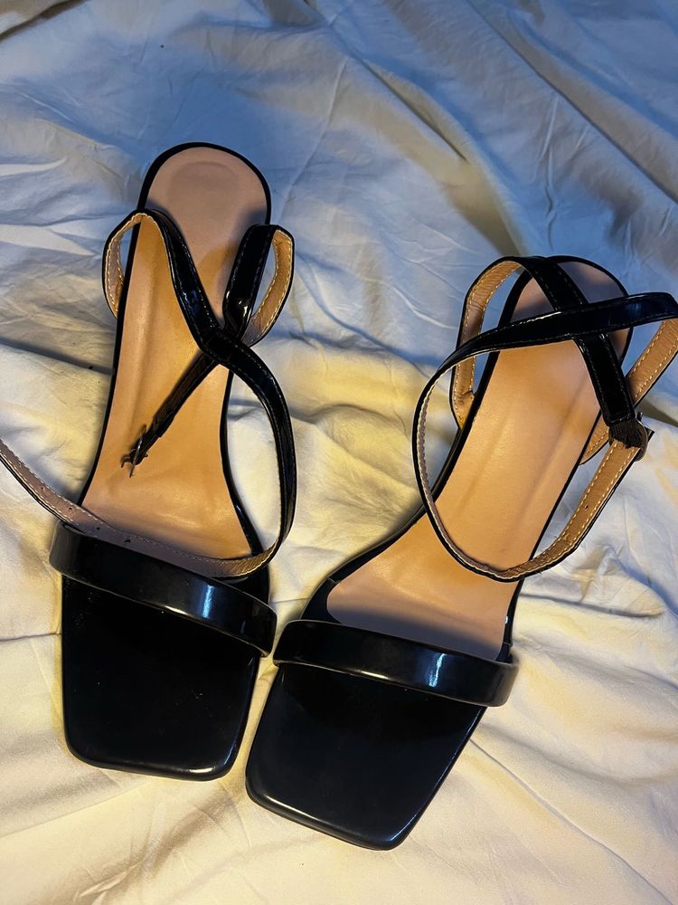Chic Black Strappy Square Toe Heels