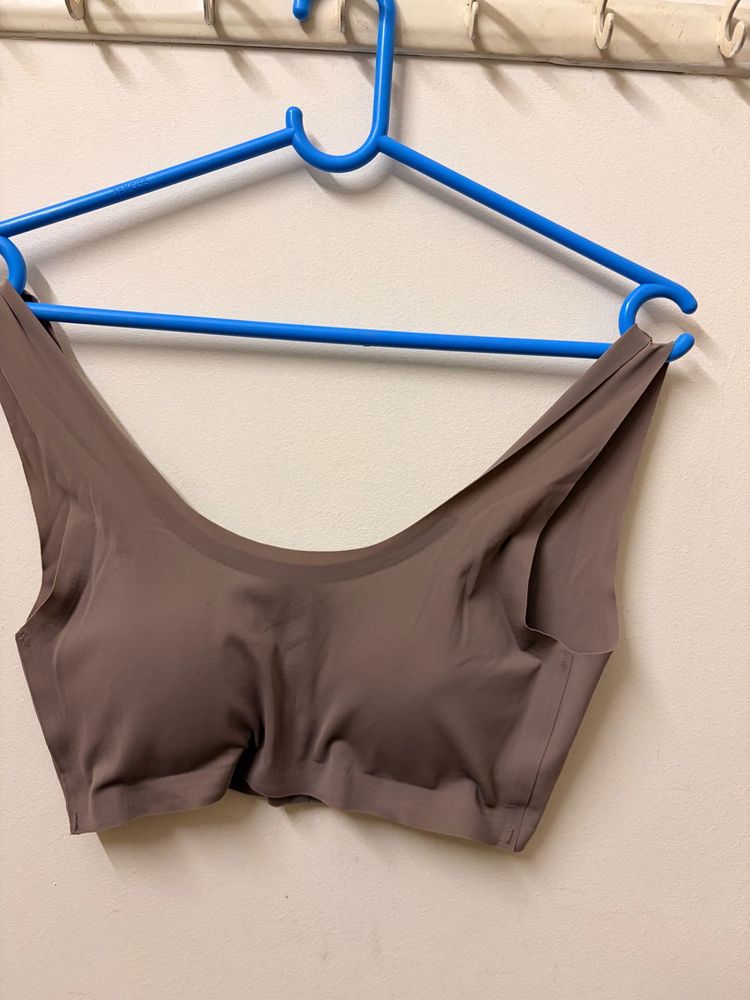 FREE SIZE Seamless 2 bras, 1 padded cami