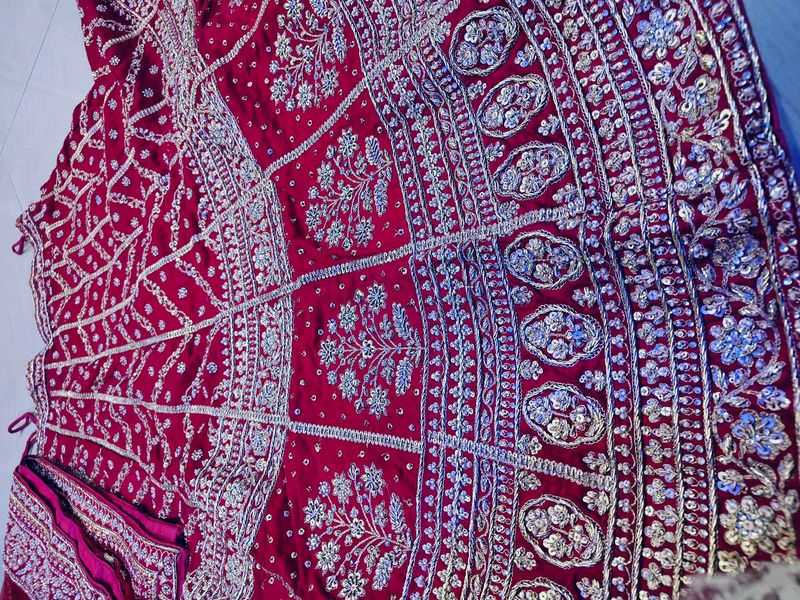 meganta dabka work lehanga