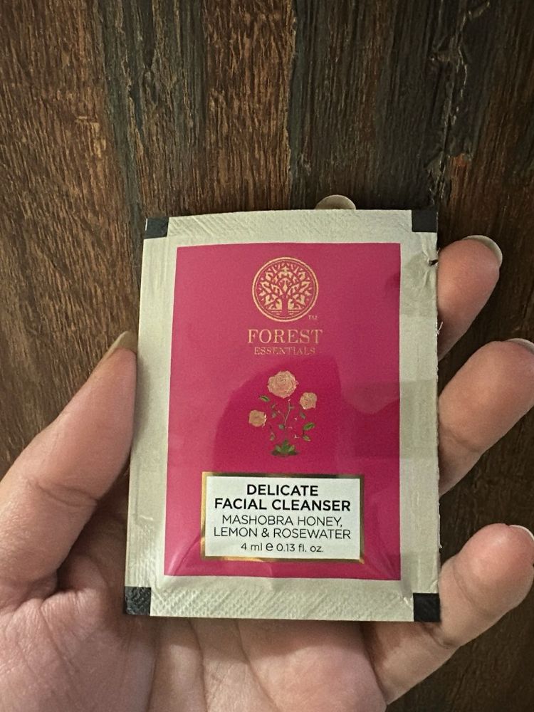 Forest Essentials Delicate Facial Cleanser Sample