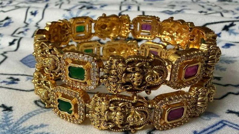 Elegant Gold Bangle