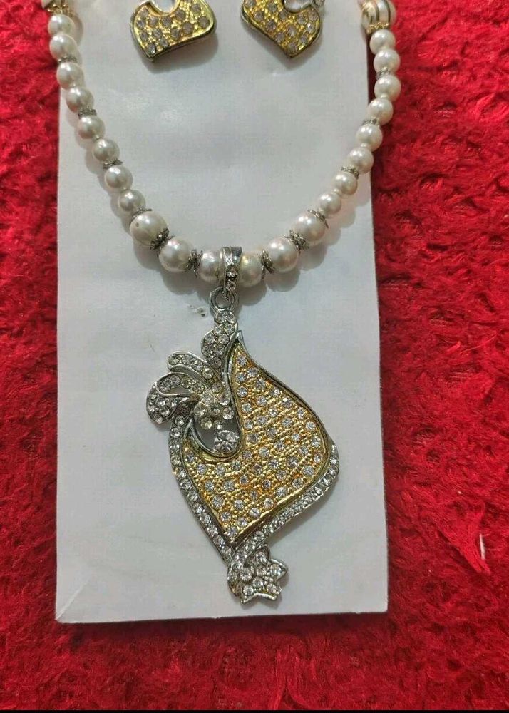 Elegant Pearl Necklace and Earring Set