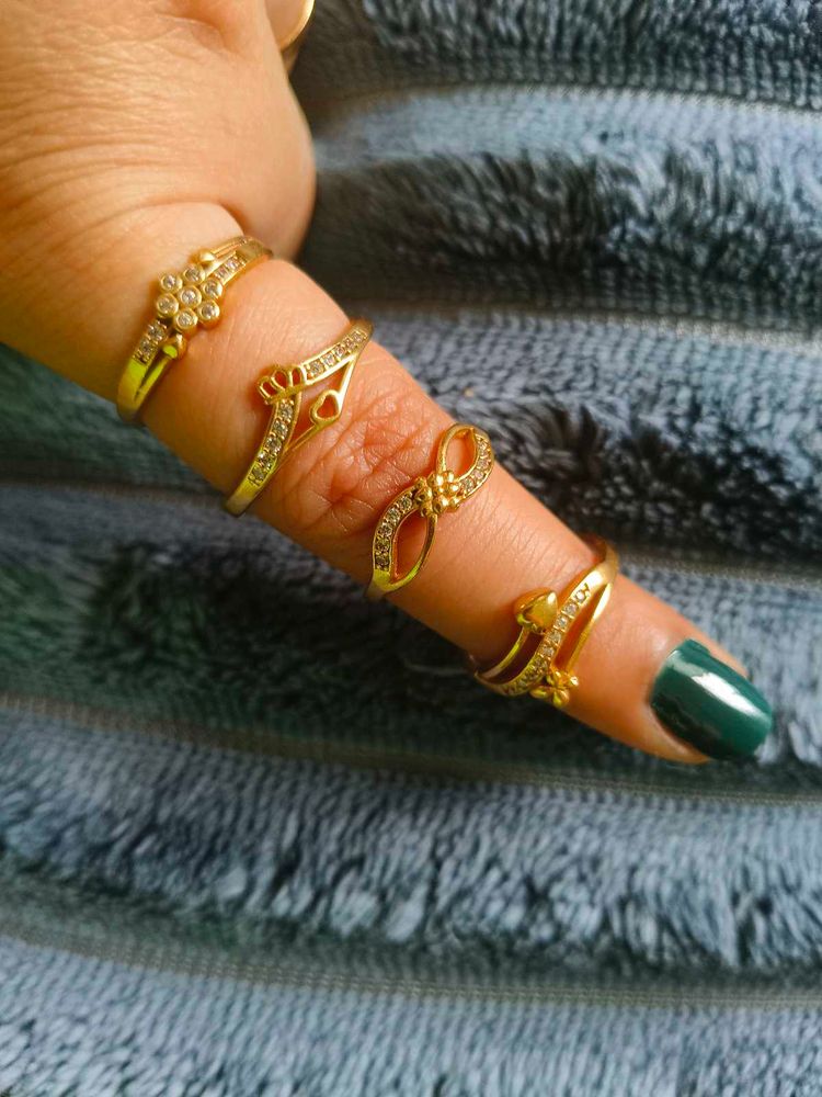 #Restocked#set of 4 Gold &amp; Diamond Rings+ 1 free