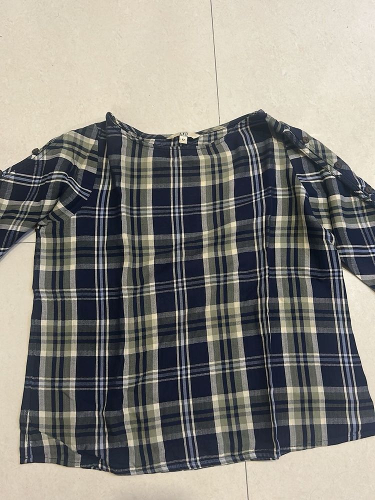 Classic Plaid Long-Sleeve Top