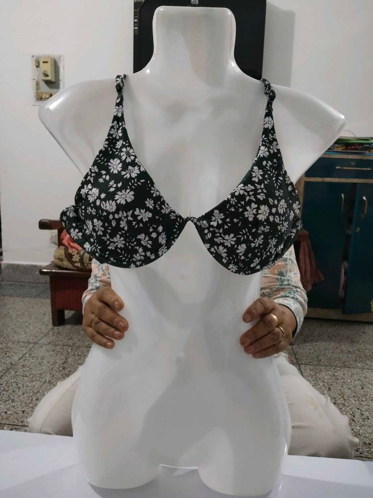 ZAFUL Original Floral Print V-Neck Bikini Top (Siz