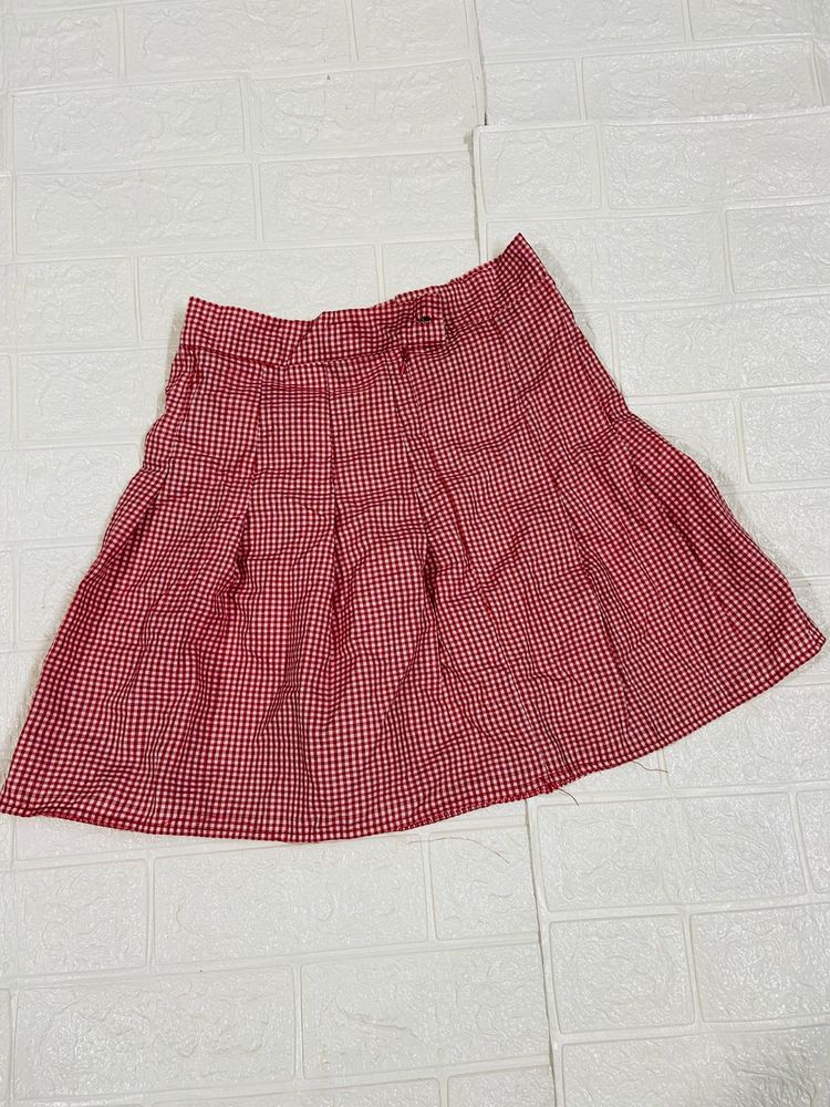 Chic Red Gingham Pleated Skirt