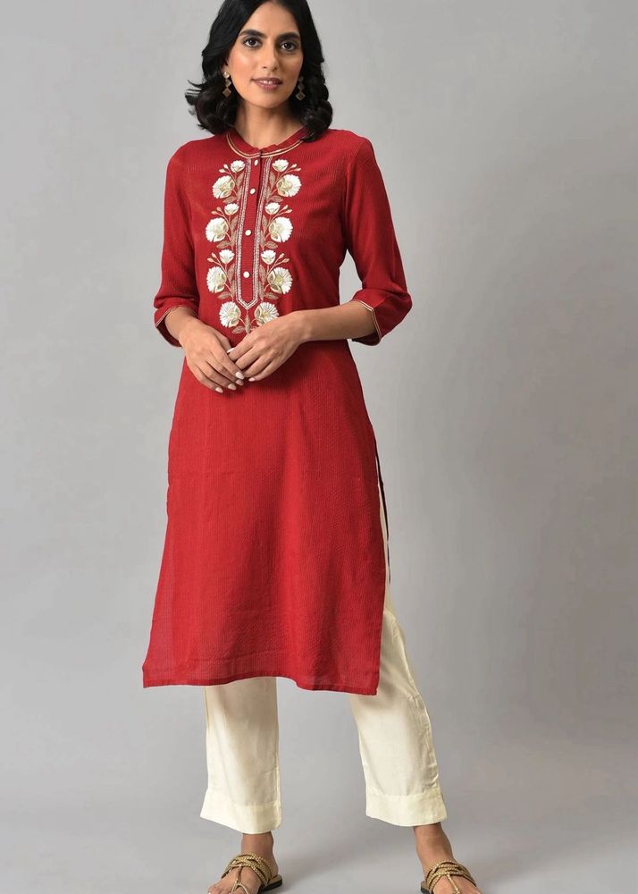 Elegant Red Embroidered Kurta