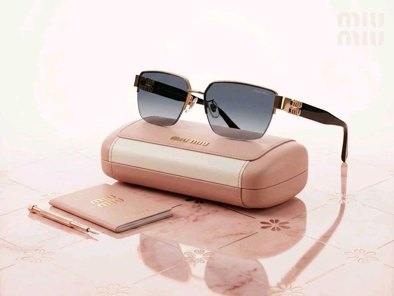 MIUMIU SUNGLASSES**COPY SHOWROOM ARTICLE