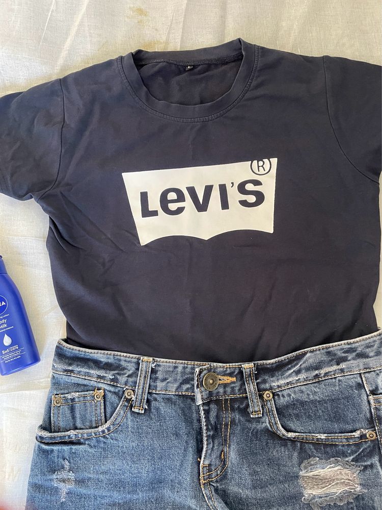 Levi’s Top😍❤️