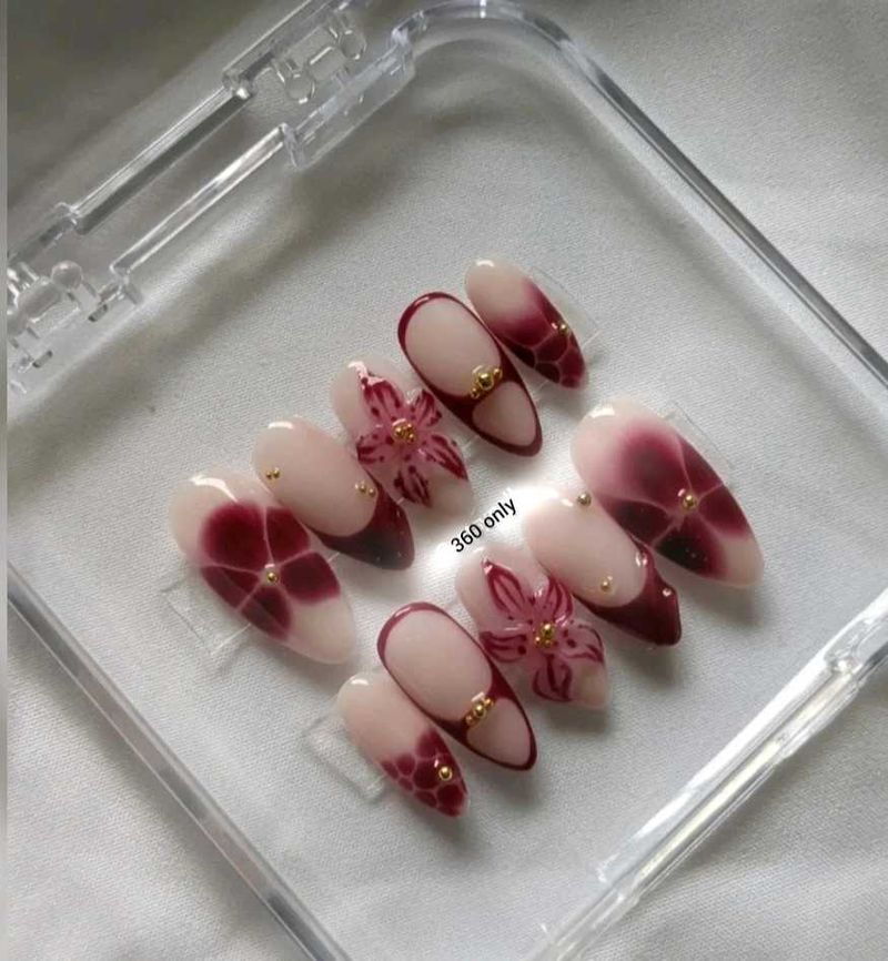 Floral Press-On Nail Set