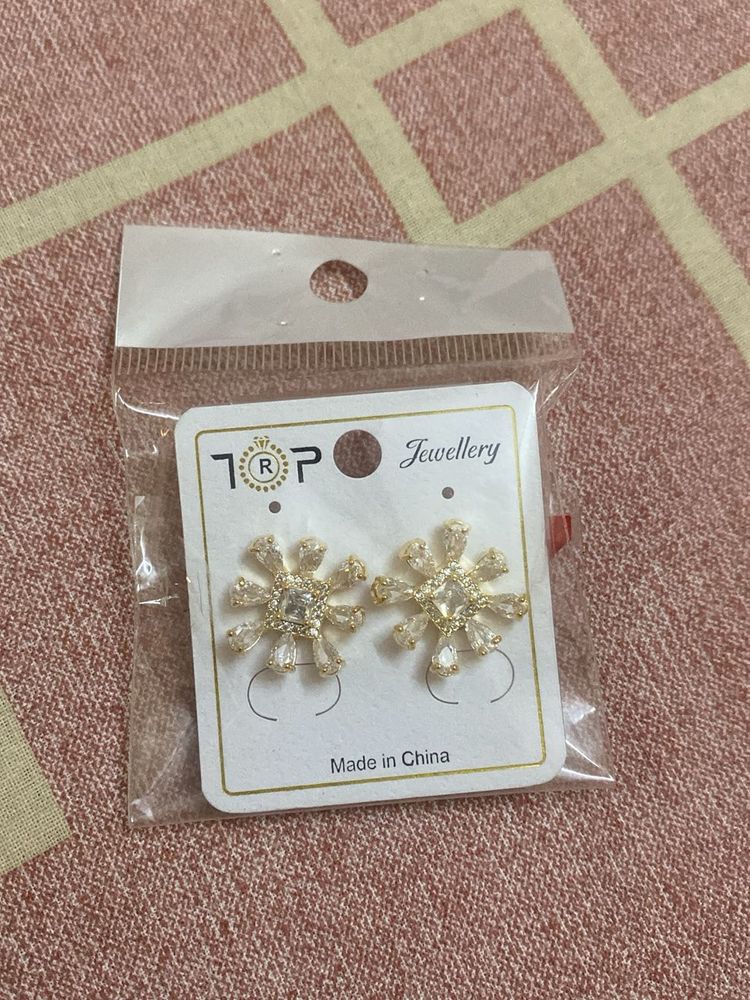 Sparkling Snowflake Earrings