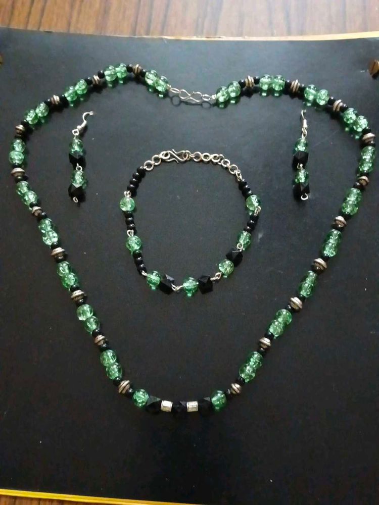 Green Beaded Necklace Bracelet Earrings Set