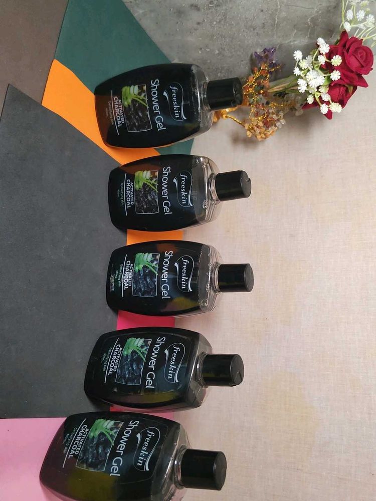 Freeskin Activated Charcoal Shower Gel pack of 5 p
