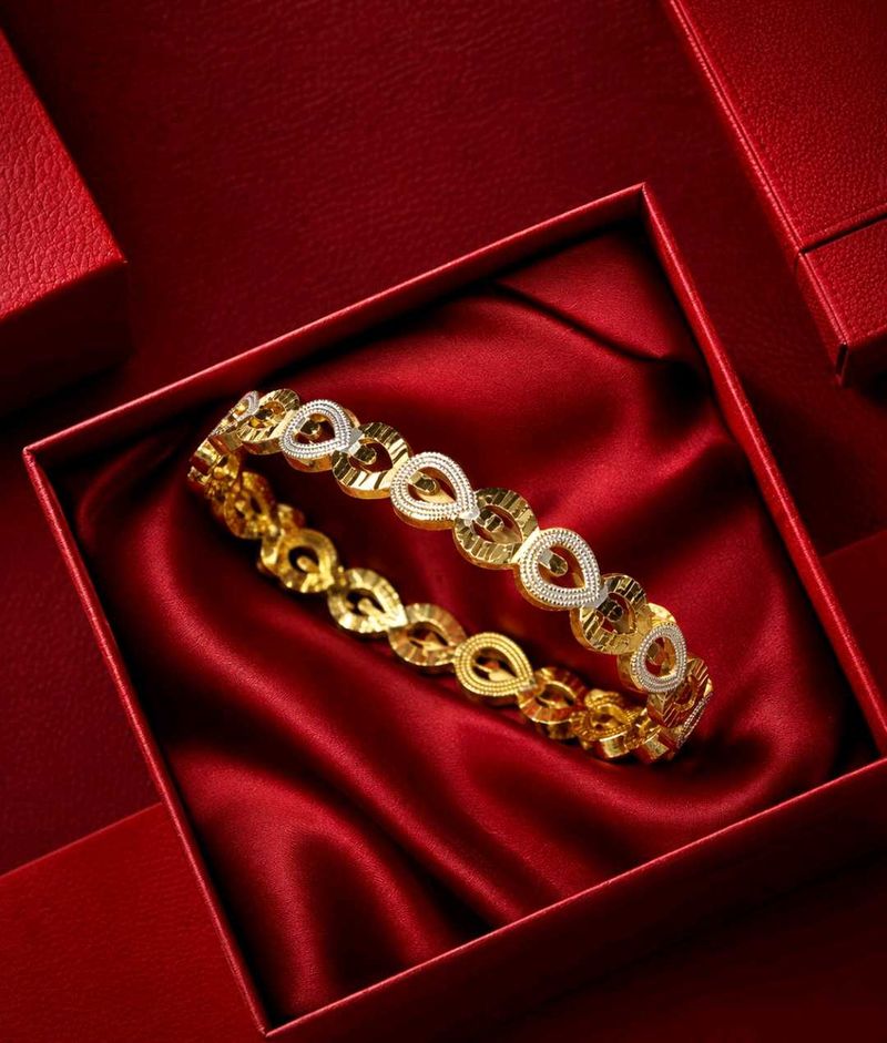 Exquisite Gold &amp; Silver Tone Bracelet