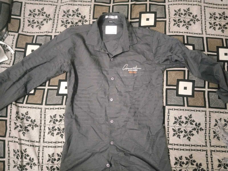 solid streetwear shirt for man