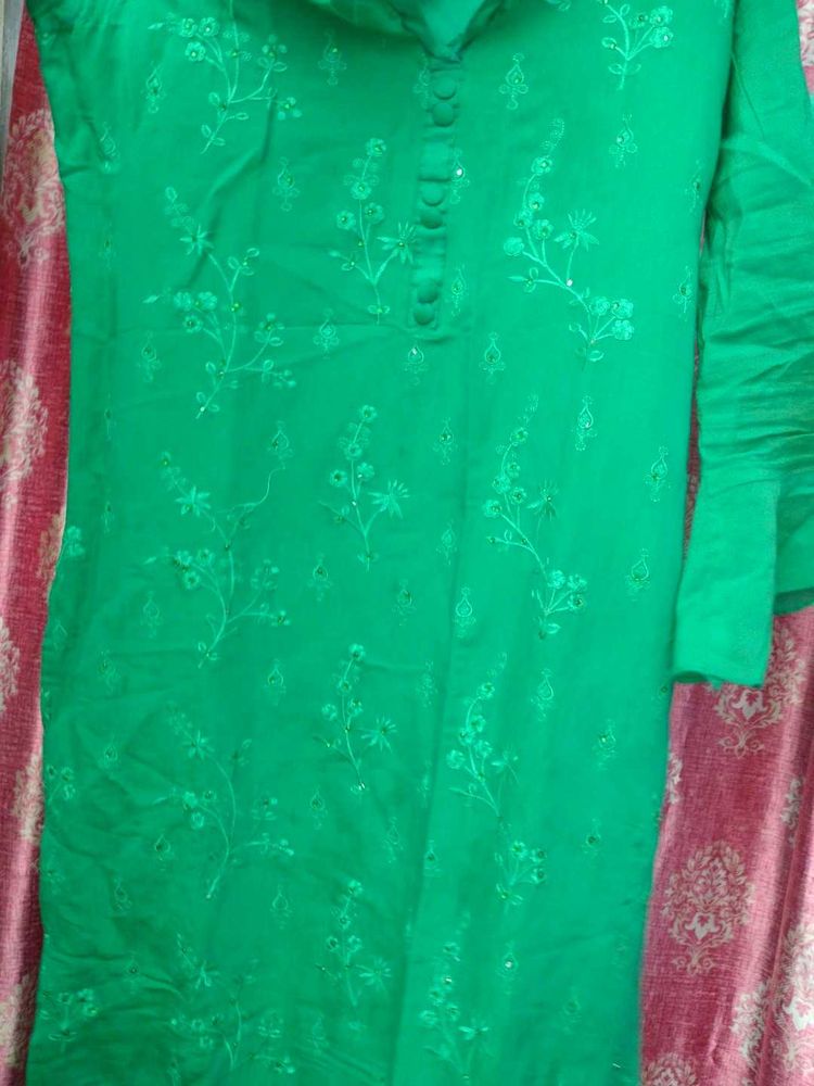 embroidery green suit set