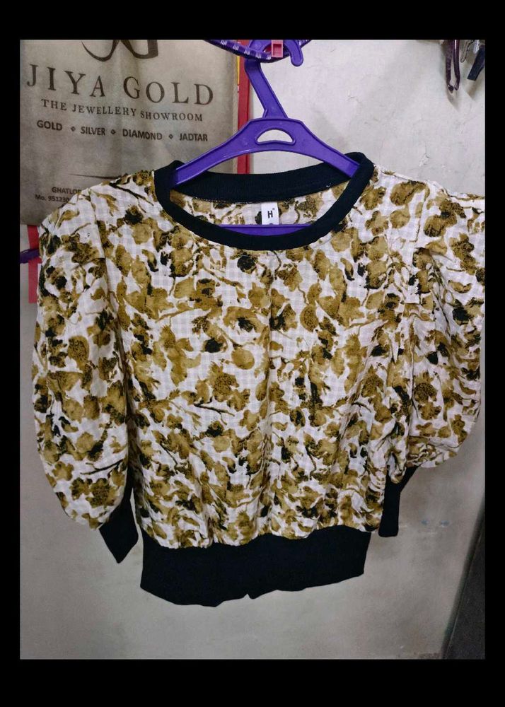 Floral Print Puff Sleeve Top