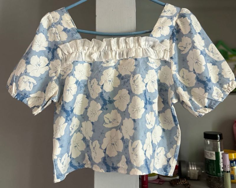 FLORAL PRINT CROP TOP