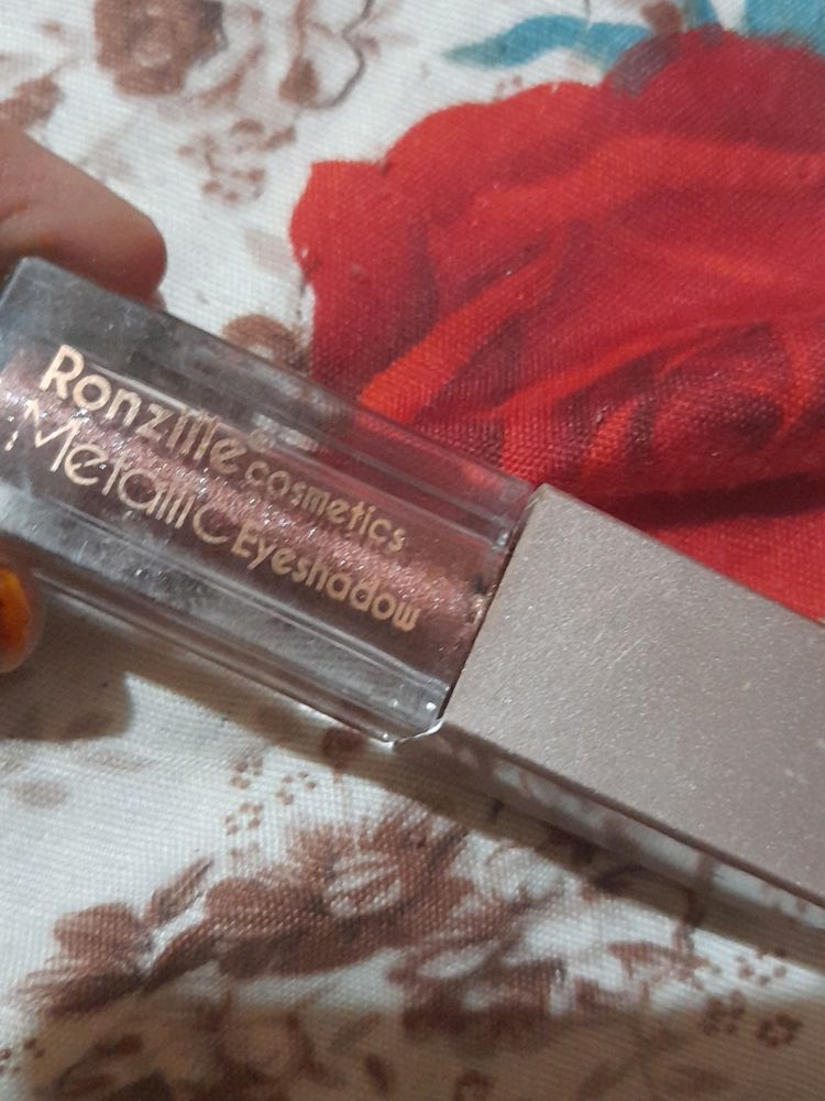 Ronzille Metalic Eyeshadow Shade .05