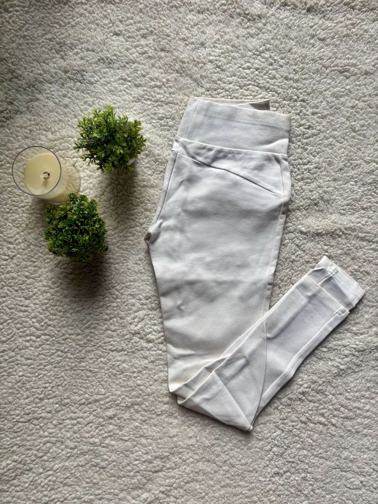 Comfortable White Jeggins