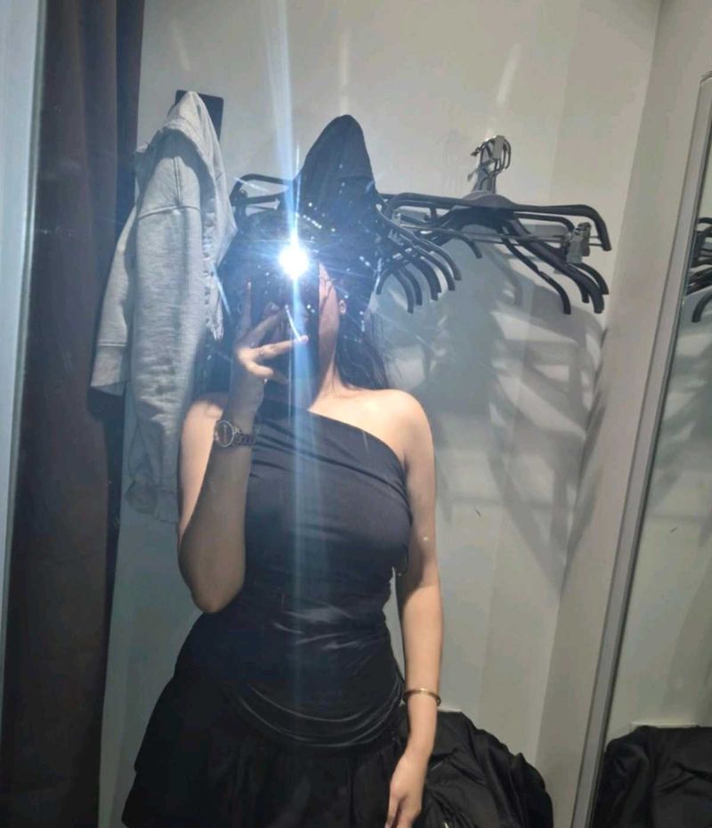 ZARA Chic One-Shoulder Asymmetrical Black Bodysuit