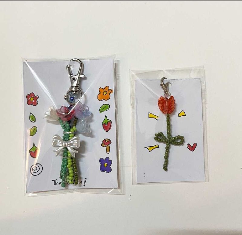 Beaded Flower bouquet Keychain 💐