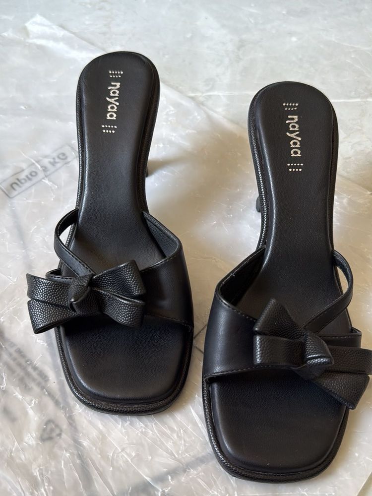 Chic Black Bow Heeled Sandals