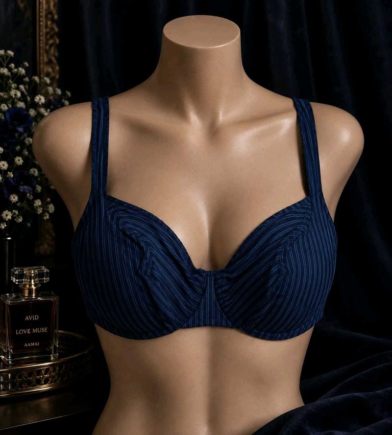 🇳🇿💫🎀Pinstripe Navy Blue Bra