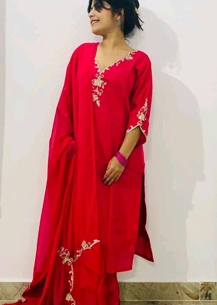 🎉 Free delivery Embroidered Kurta Set