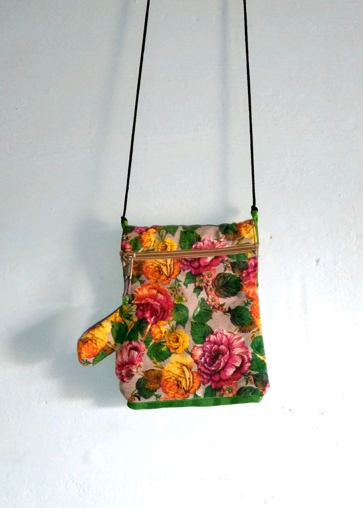 Flower Fabric Slingbag.❤️+1 Free