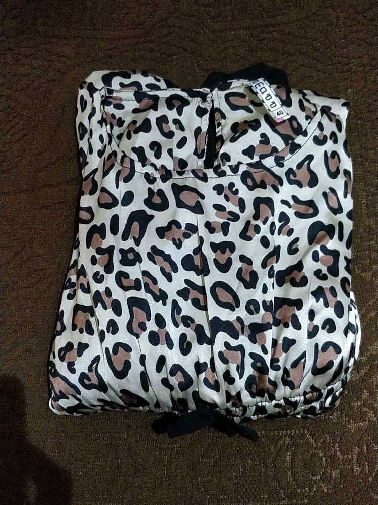 Chic Animal Print Top