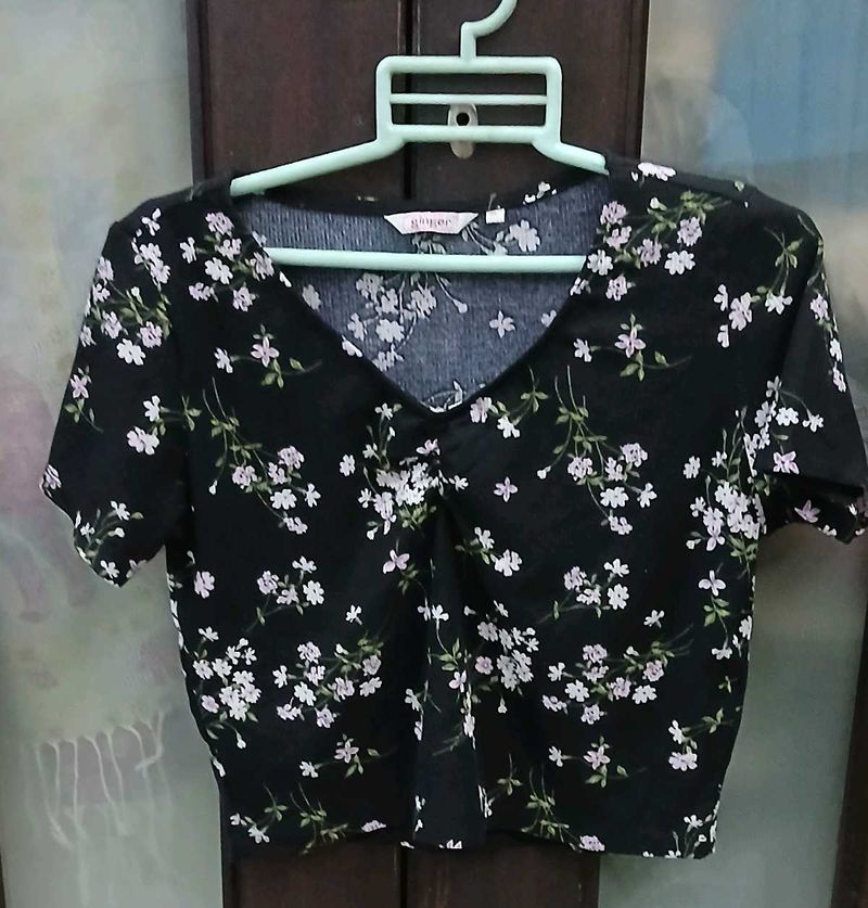 Black Floral V-Neck Crop Top - XL Size