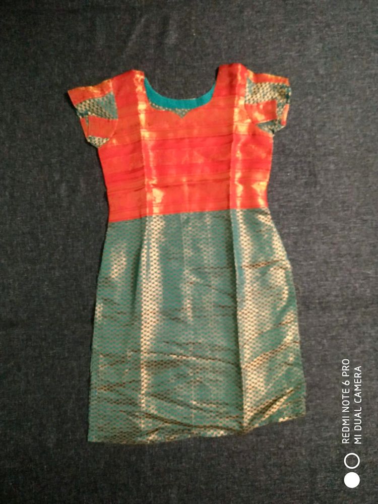 Zari Kurti Green &amp; Red