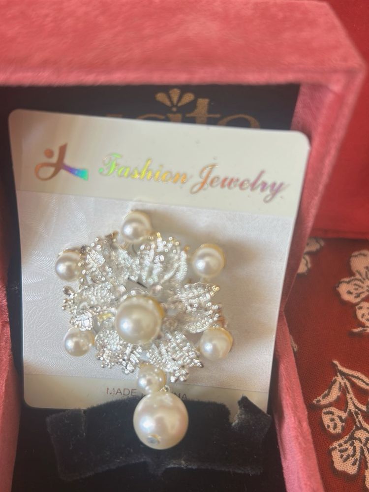 Elegant Pearl &amp; Crystal Brooch