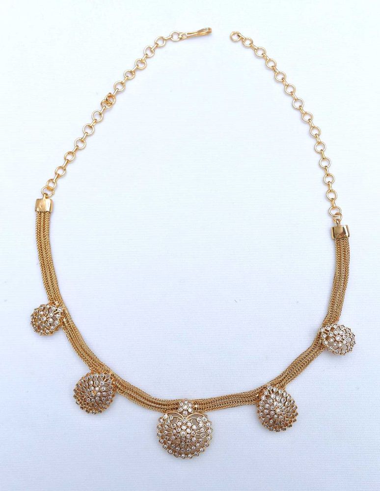 Elegant Gold Chain Necklace with Pendants