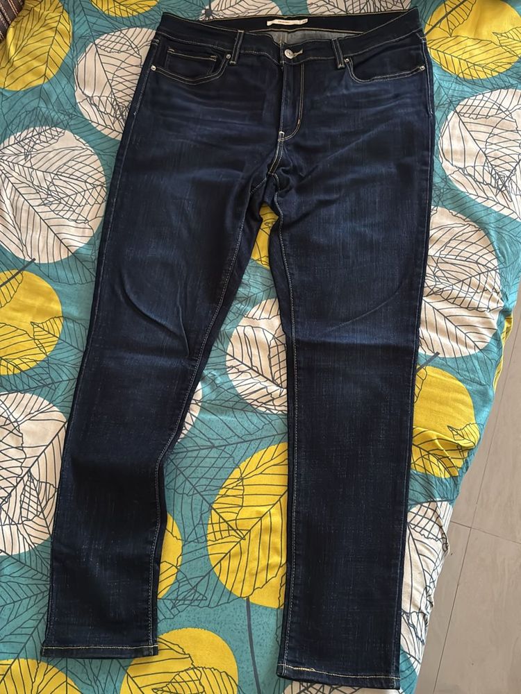Levi's Dark Wash Jeans