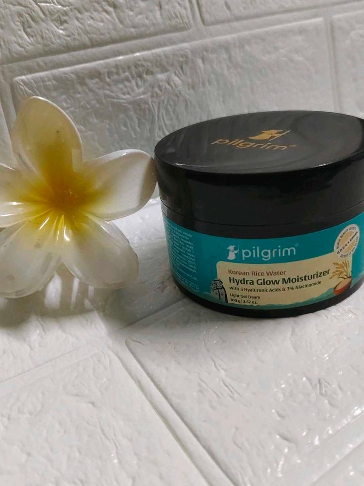 Pilgrim Hydra Glow Moisturizer